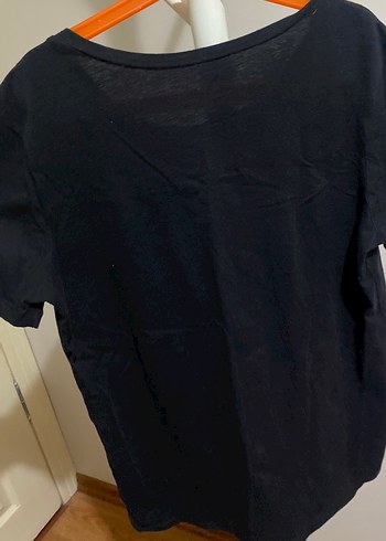 Siyah Baskılı Kadın Tişört - Görsel 2