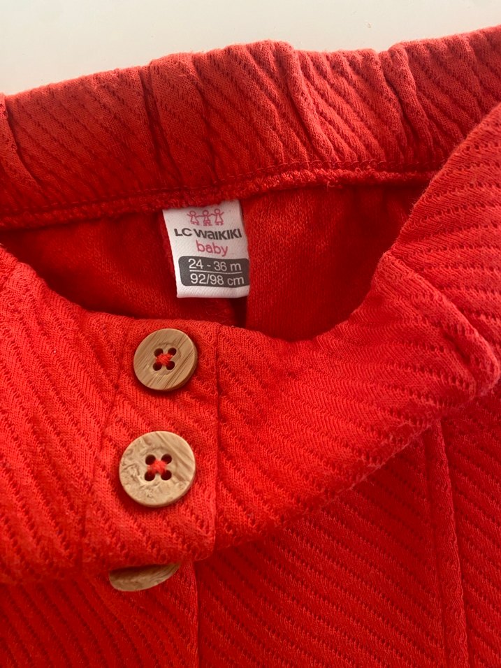 Kız Çocuk Kırmızı Düğmeli Pamuk Şort, 2-3 yaş - Görsel 2