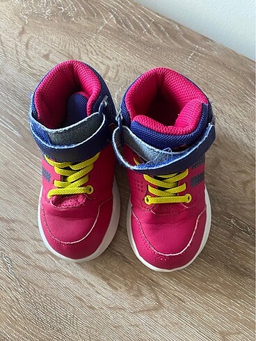 23 Beden Adidas ayakkabı, 23 no