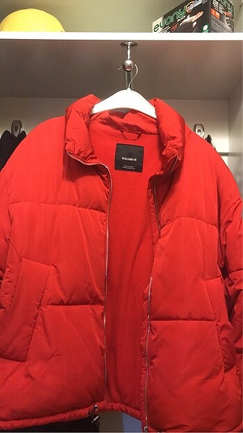 PULL&BEAR şişme mont