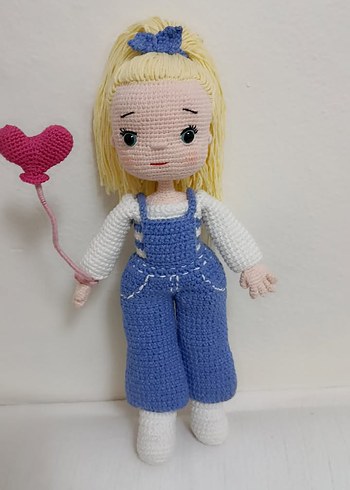 Mavi tulumlu el yapımı örgü bebek - Görsel 2