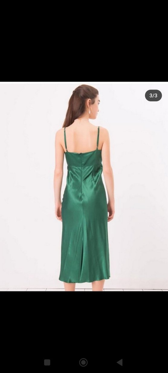 Yeşil Parlak Uzun Saten Elbise - Görsel 3
