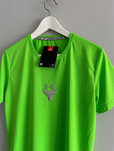 Under armour spor tshirt