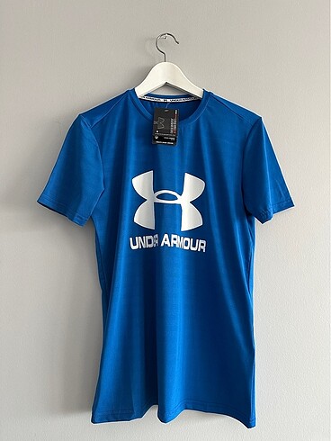 Under armour spor tshirt