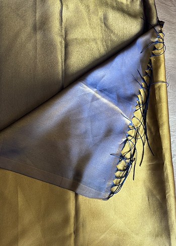 Parlak Altın Kadın Drapeli Tafta Şal - Görsel 2