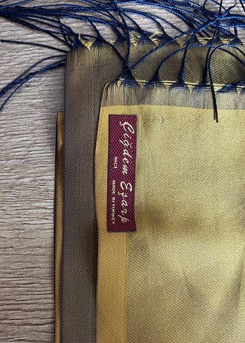 Parlak Altın Kadın Drapeli Tafta Şal - Görsel 3