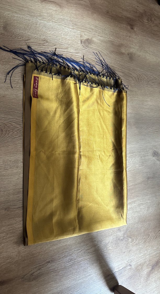 Parlak Altın Kadın Drapeli Tafta Şal - Görsel 4