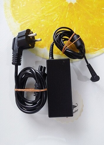 Asus laptop Adaptörü 19 Volt 3.42 Amper 2. Ürün