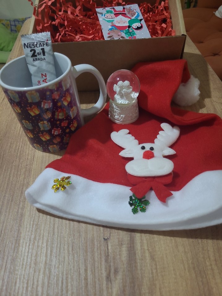 Renkli Yılbaşı Hediye Kutusu - Görsel 2