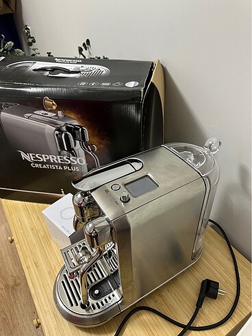 Nespresso Creatista Plus