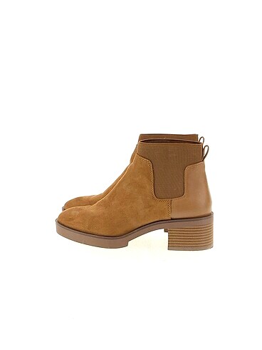 Stradivarius Bot %70 İndirimli.