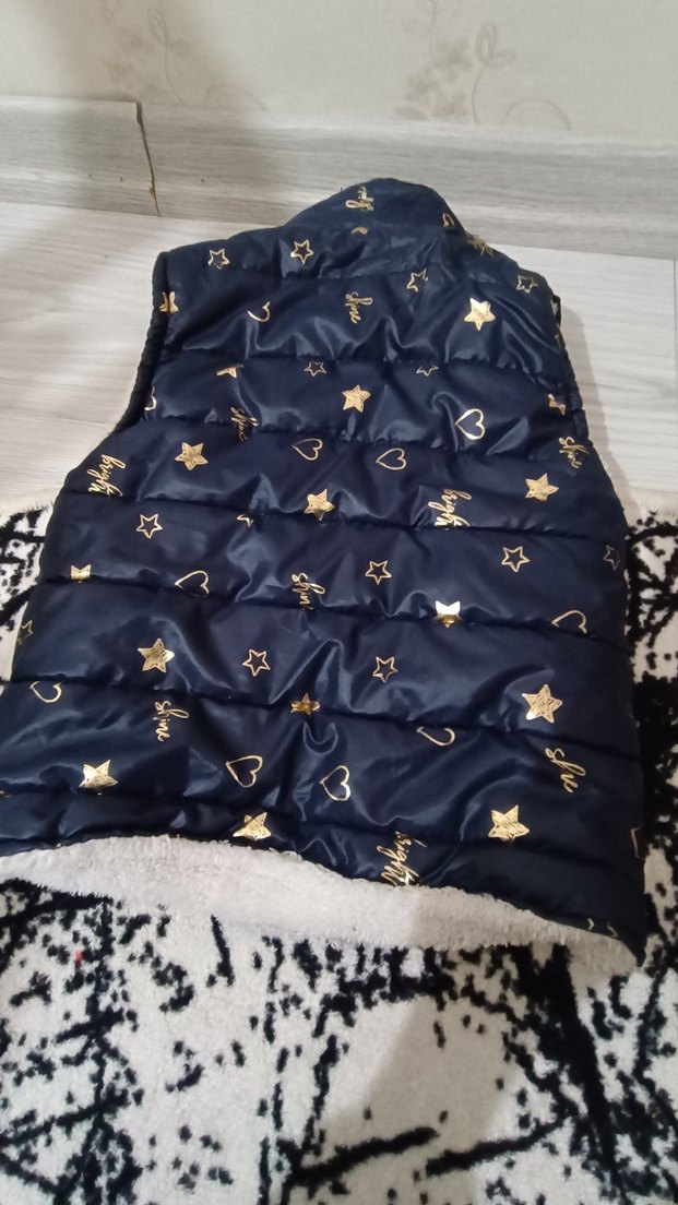 Kız Çocuk Lacivert Kürklü İşlemeli Yelek - Görsel 3