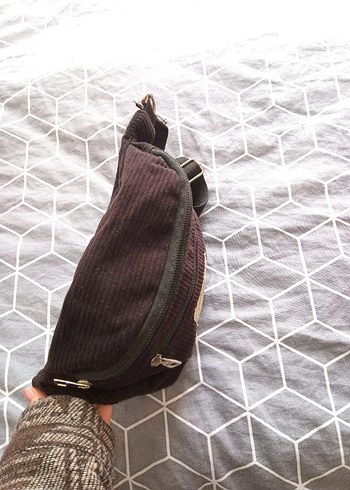 Siyah Kemer Detaylı Kadın Bel Çantası - Görsel 2