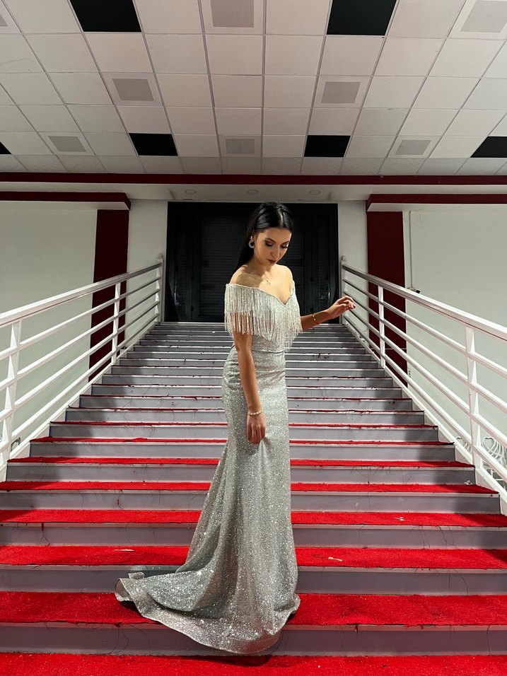 Gri parlak Uzun Abiye Elbise - Görsel 3