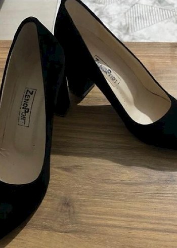 Klasik Siyah Tokalı Topuklu Stiletto