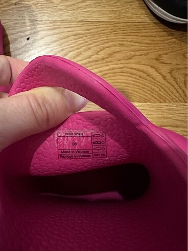 22 Beden pembe Renk Crocs yagmur cizmesi