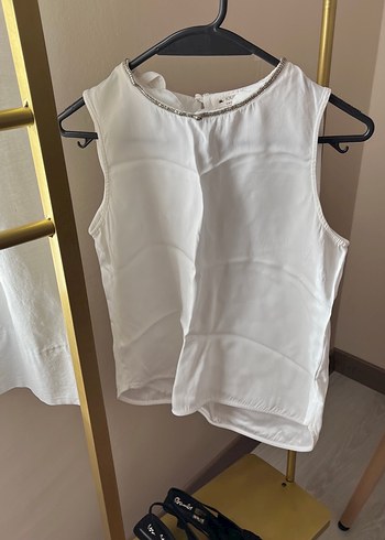 Zincir Detaylı Beyaz Kolsuz Keten Bluz - Görsel 7