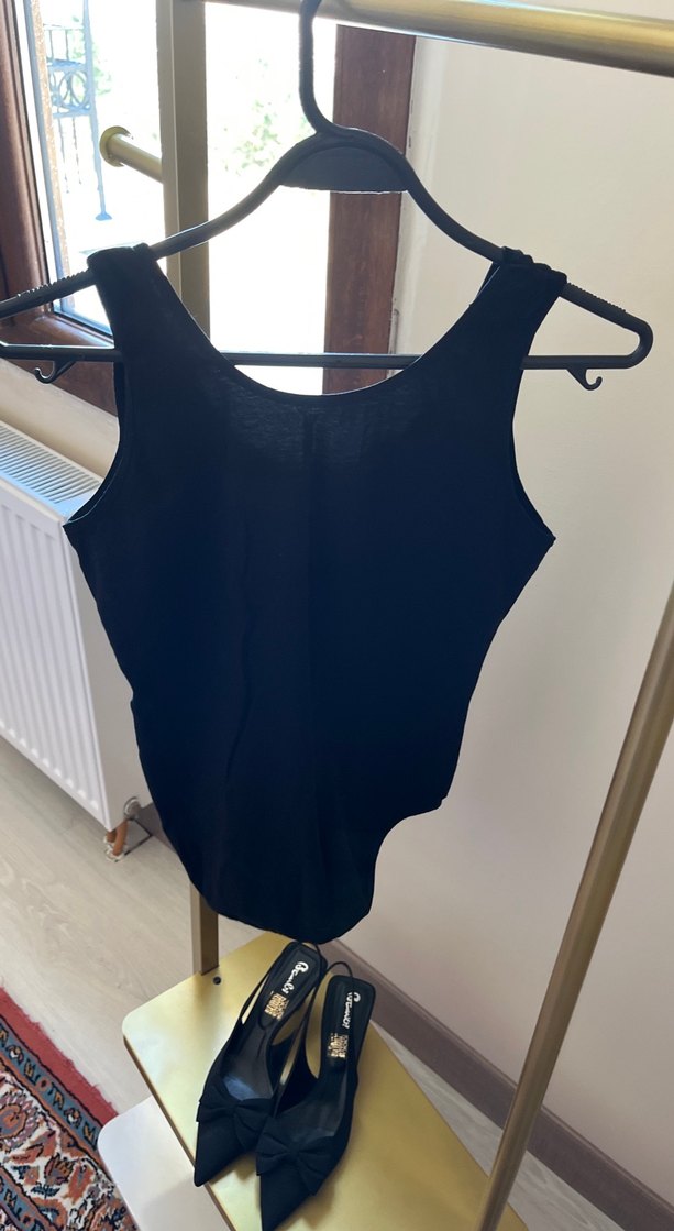 Siyah Keten V Yaka Kadın Atlet body - Görsel 3