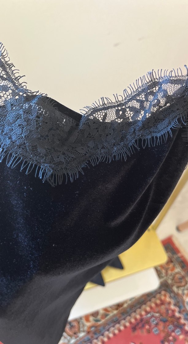 Dantel Detaylı Siyah Mini Askılı Kot Üst - Görsel 3