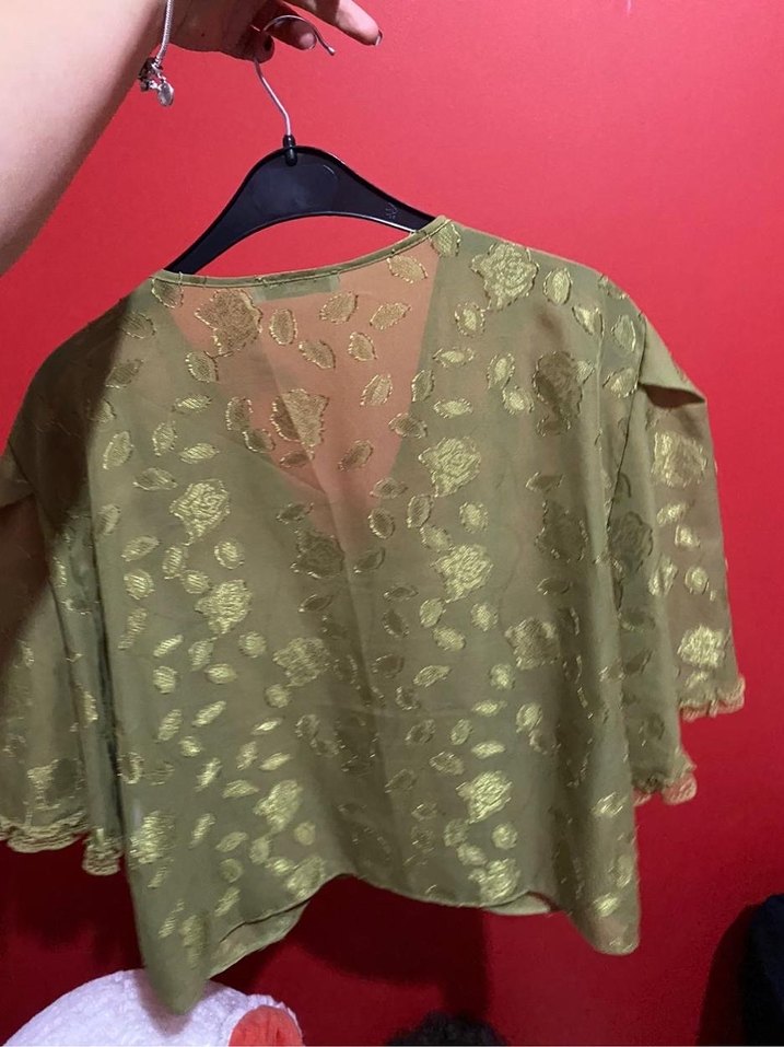 Yeşil V Yaka Fırfırlı Nakışlı Mini Bluz - Görsel 3