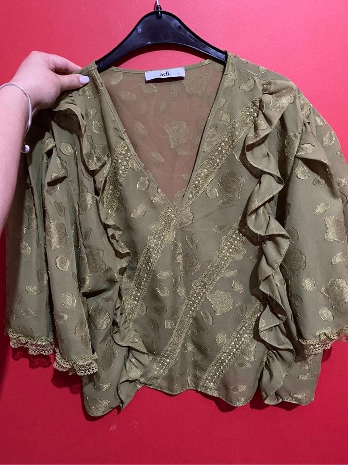 Yeşil V Yaka Fırfırlı Nakışlı Mini Bluz - Görsel 4