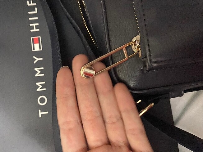  Beden TOMMY HILFİGER ORİJİNAL ÇANTA
