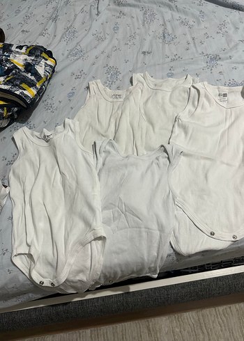 Beyaz Pamuklu Erkek Bebek Kolsuz Body - Görsel 3