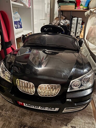 Bmw akülü araba