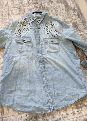 LC Waikiki Nakışlı Düğmeli Mavi Denim Kadın Gömlek