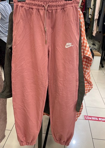 Nike Pudra Esofman