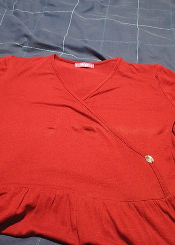 Kırmızı kraveze Yaka  bordo elbise - Görsel 2