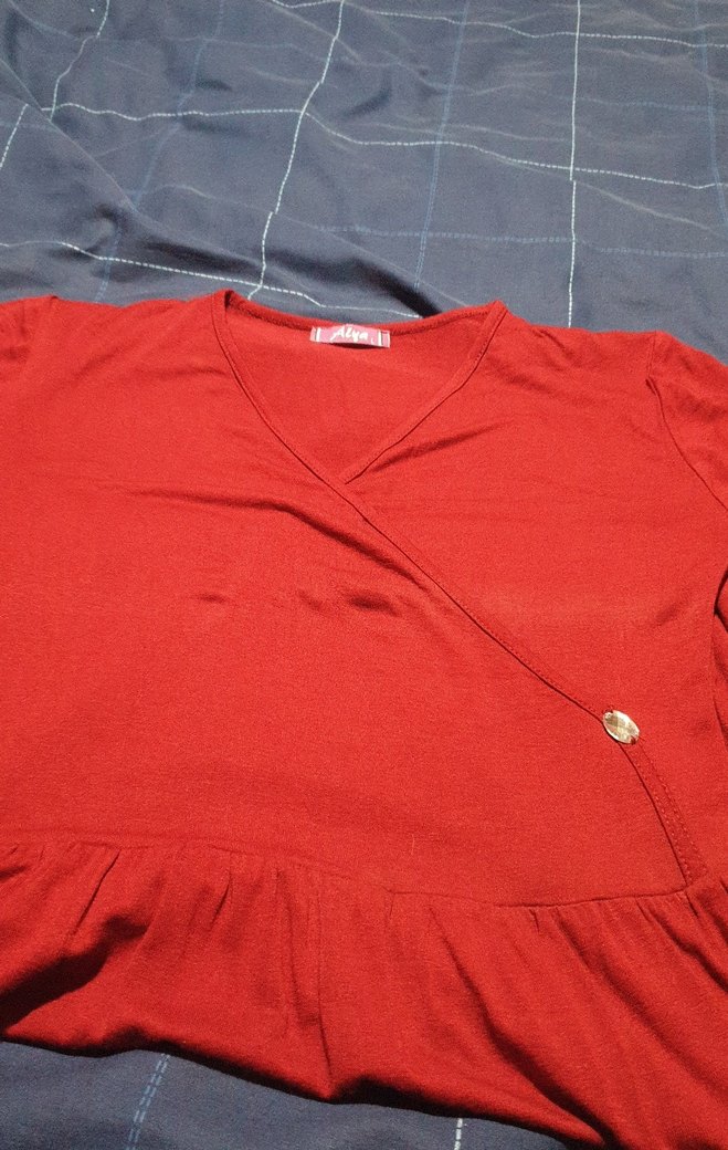 Kırmızı kraveze Yaka  bordo elbise - Görsel 2