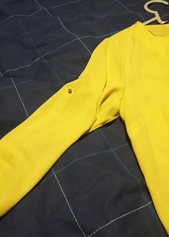 Sarı V Yaka Düğmeli Kadın Bluz - Görsel 2