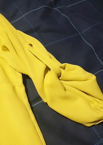 Sarı V Yaka Düğmeli Kadın Bluz - Görsel 5