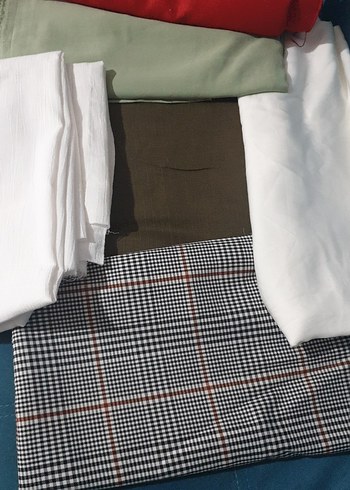 Kadın Beyaz ve değişik renkli parça kumaşlar - Görsel 9