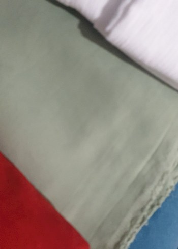 Kadın Beyaz ve değişik renkli parça kumaşlar - Görsel 7