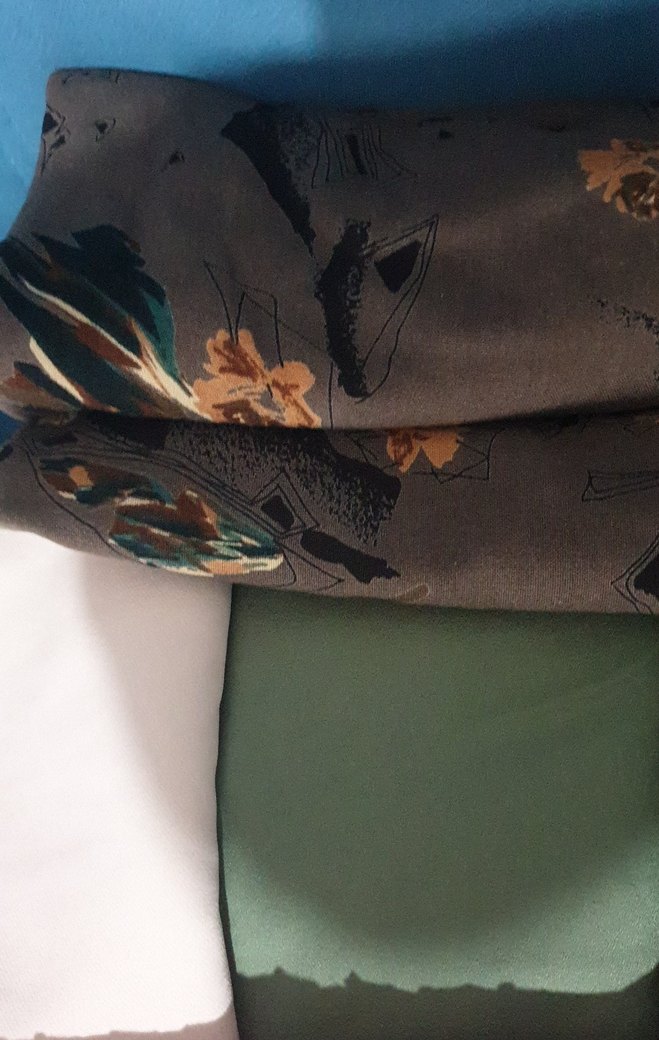 Kadın elbise,pantolon ve eteklik kimisi 3.etrelik - Görsel 5