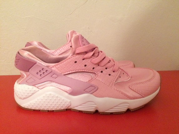38 Beden pembe Renk Nike huarache pembe sıfır