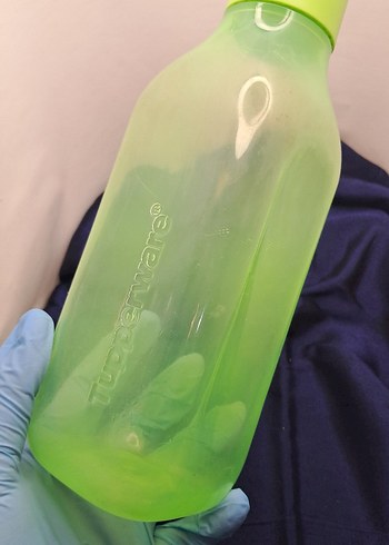 Beden yeşil Renk Tupperware 1lt eco suluk.