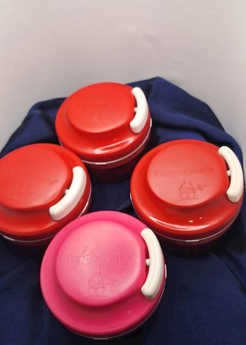  Beden kırmızı Renk Tupperware mini sef dograyıcı.