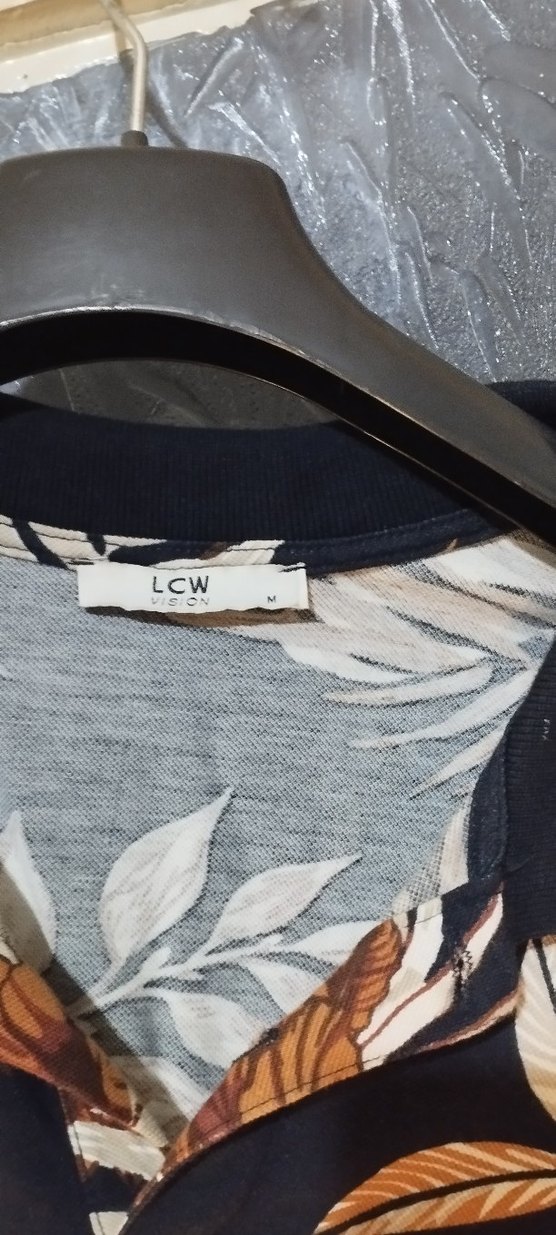 Kahverengi Desenli V Yaka Erkek Polo Tişört - Görsel 3