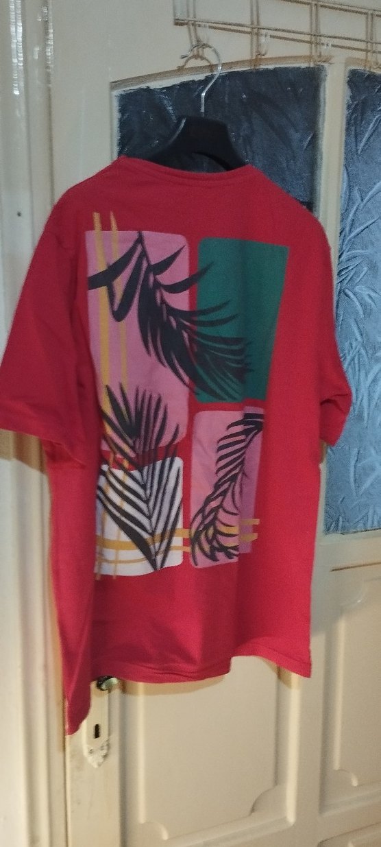 Koyu Kırmızı Desenli Erkek Tişört - Görsel 2