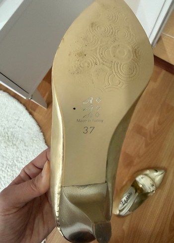 Parlak Altın Stiletto Kadın Ayakkabı - Görsel 3