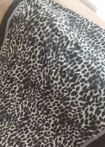 Beden gri Renk Gri Leopar Desenli Kadın Şal
