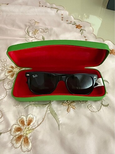 Rayban güneş gözlüğü
