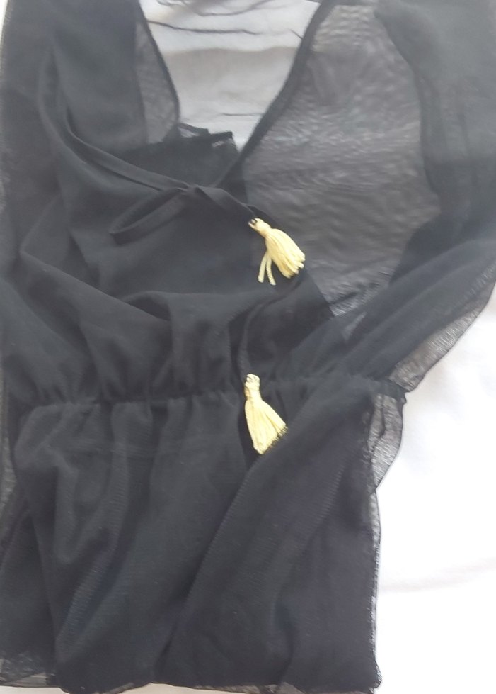 Drapeli Siyah V Yaka tül pareo - Görsel 4