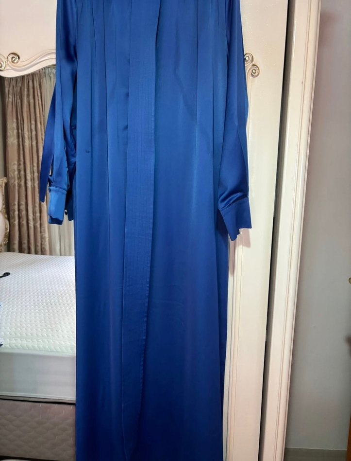 Uzun Kollu Mavi Saten Uzun Elbise - Görsel 2