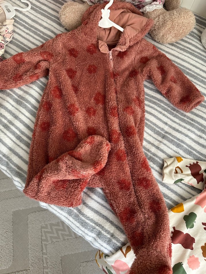 Bej Baskılı Bebek Önlüğü - Görsel 3