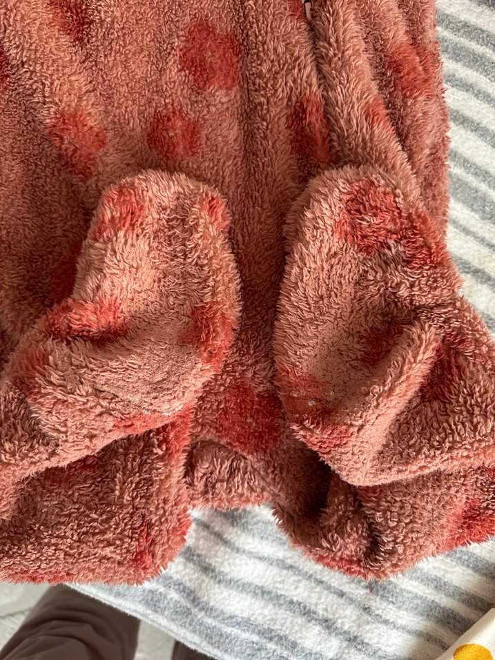 Bej Baskılı Bebek Önlüğü - Görsel 2