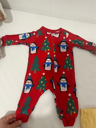 Yeni yıl bebek tulumu